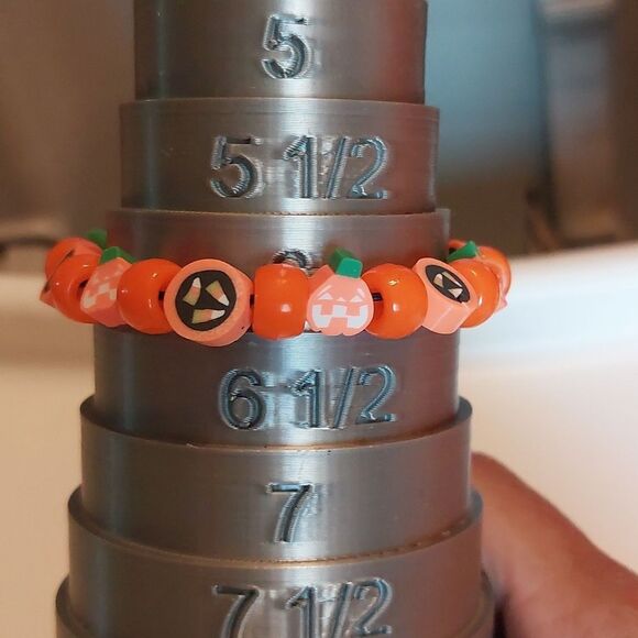 Bundle Lot of 4 Bracelets Assorted Sizes Stackable Halloween Themed - Picture 7 of 11